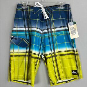 Quiksilver Men’s 30 Cypher Wonderland Board Shorts Stretch Cargo Plaid